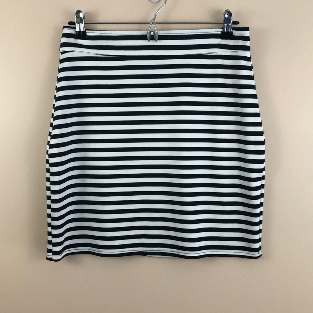 Annabella Striped Mini Skirt Large - Picture 2 of 6